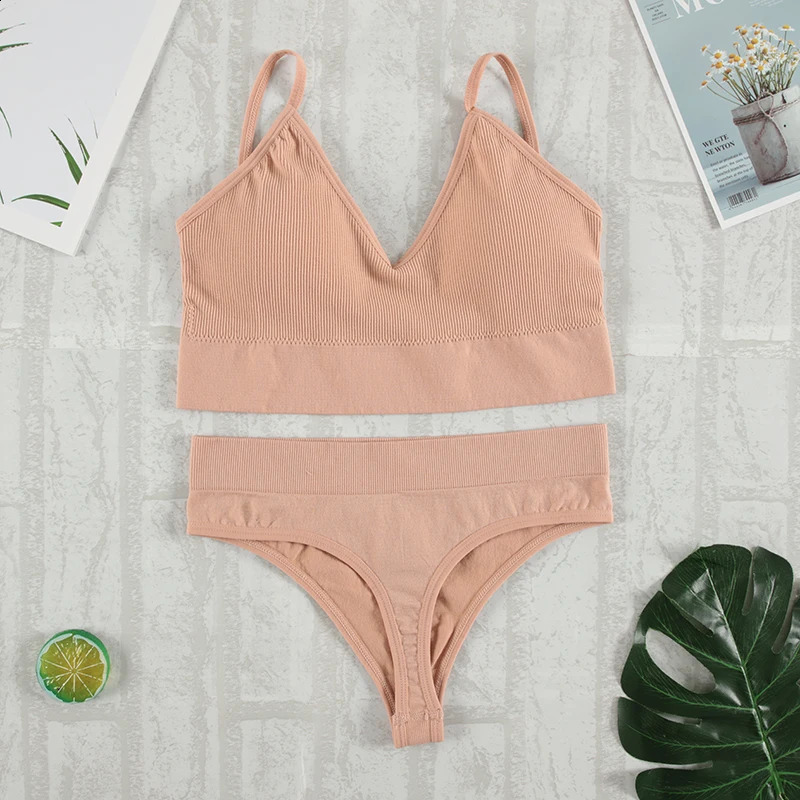 CHRLEISURE 2Pcs Bra Set Underwear Women Panties Sexy GString Seamless Bralette Female Lingerie Soft Tank Crop Top 250526