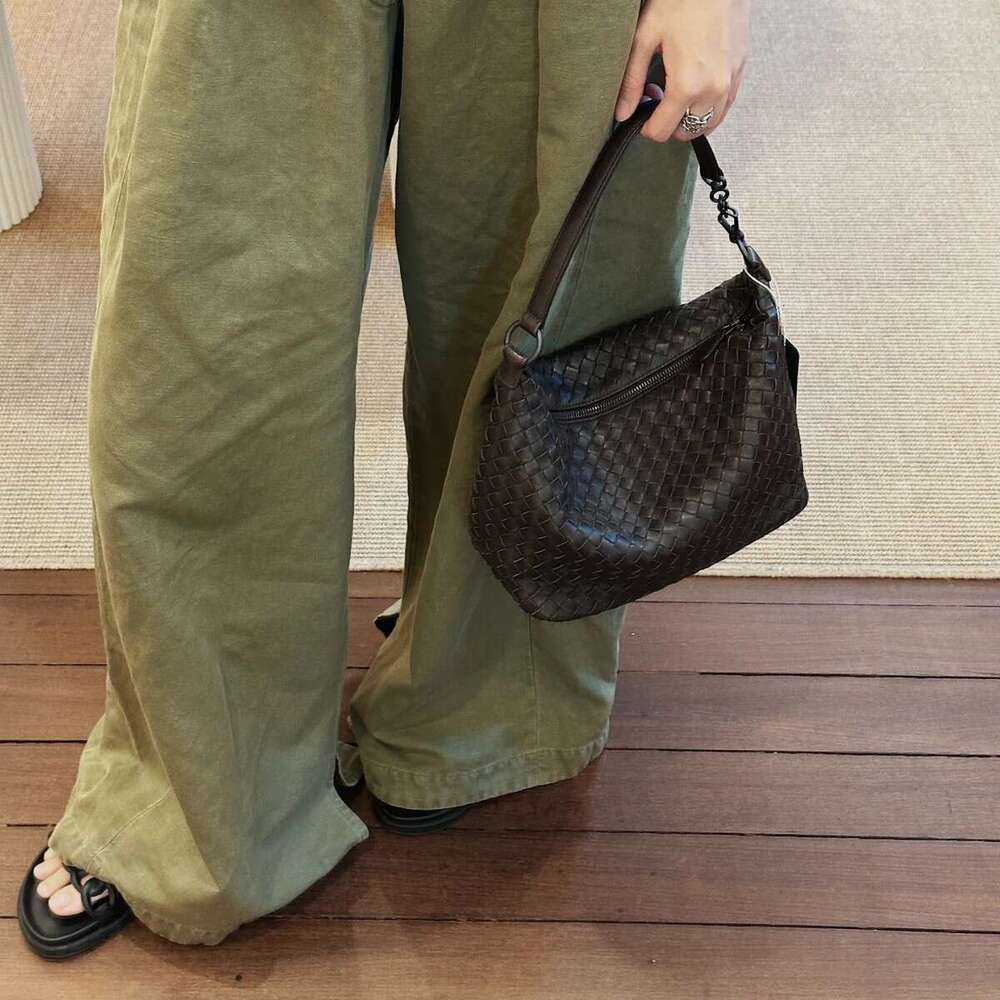 Tote Bag New Handwoven Dumpling Dog Walking Underarm Hobo Single Shoulder Handbag Sheepskin Lunch Box Bag Shoulder Bag Braided Handbag