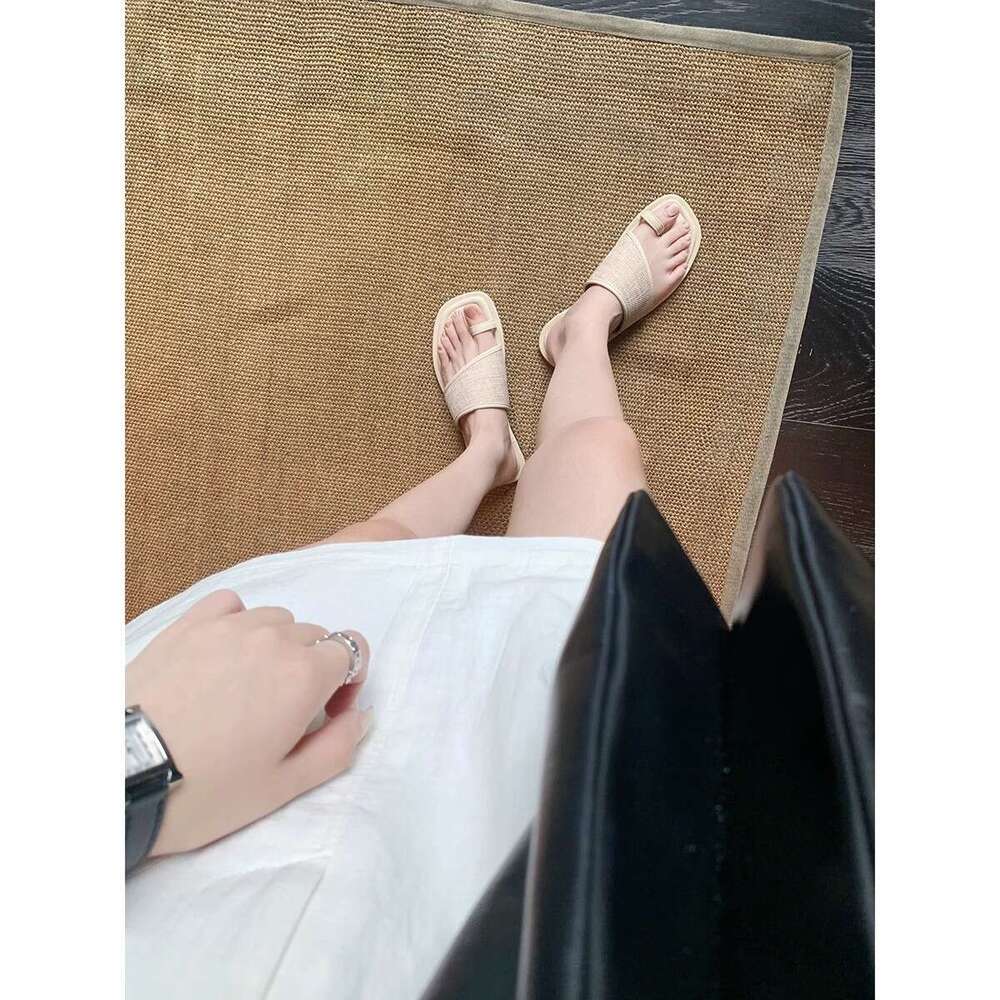 In Stock Grape Mom Style Casual Flat Square Toe Ring Slippers for Women Summer Outdoor Woven Color Block Sandals