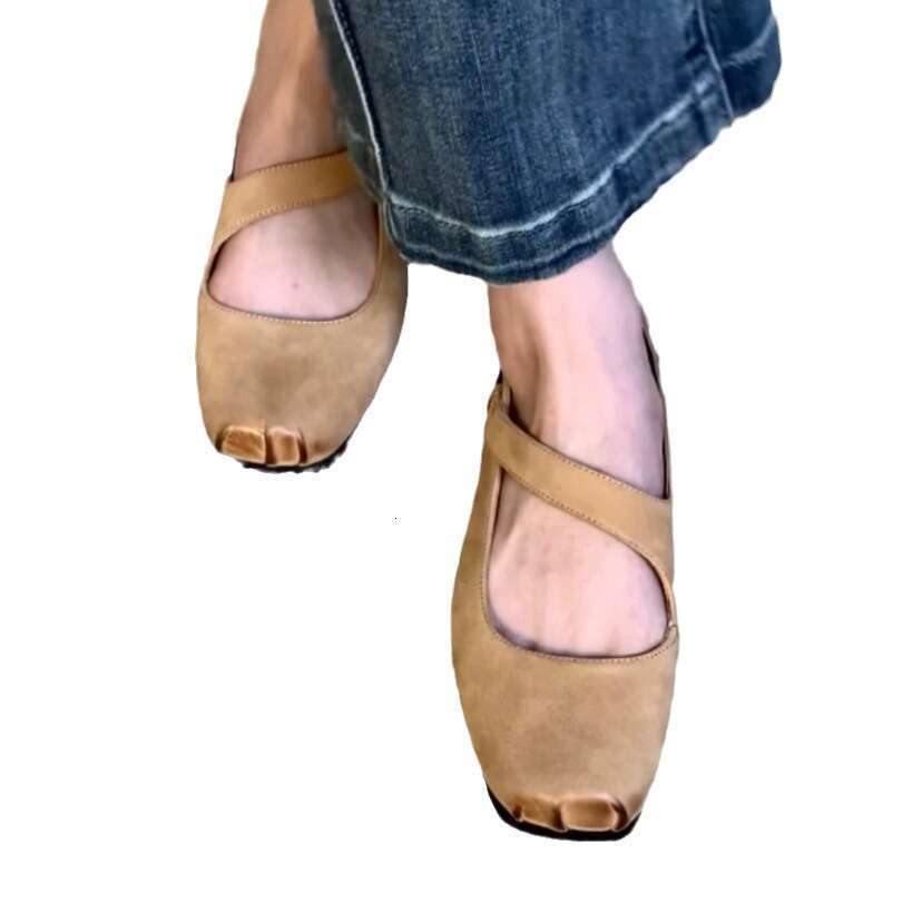 Genuine Leather French Style Small Fragrance Pig Nose Square Toe Flat Ballet Shoes with One-Strap Mary Jane Flats for Women