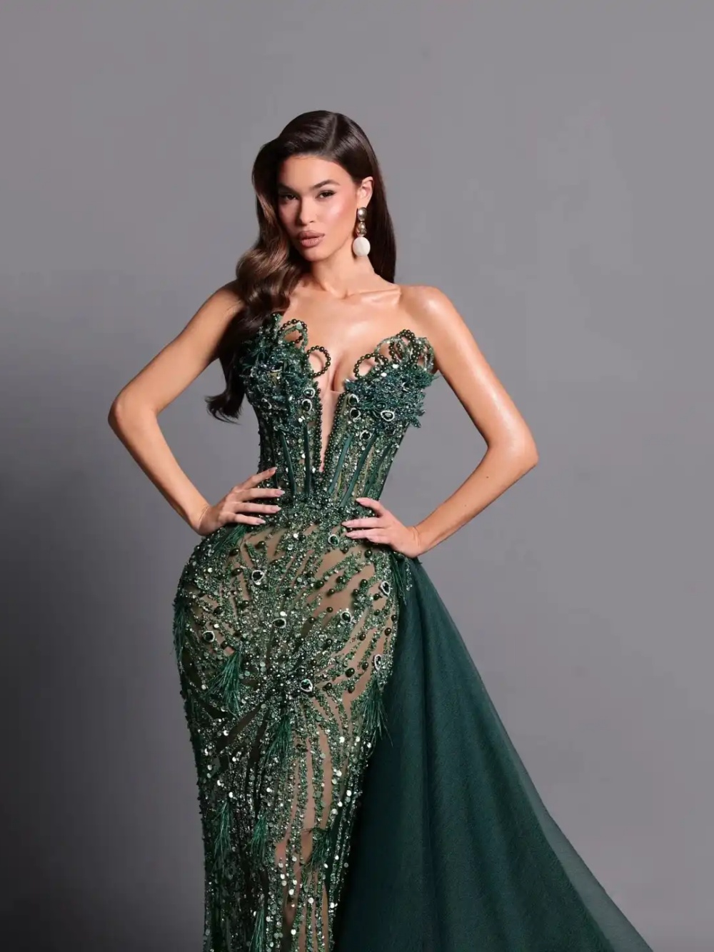 Luxury Green Crystal Mermaid Evening Dress Strapless Feather Sequins Prom Gowns Detachable Sweep Train Party Dresses Customized