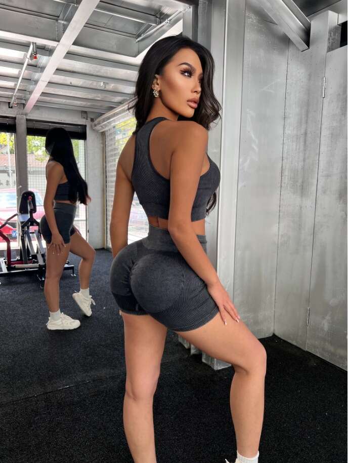 High Quality Sports Yoga Clothes, New Seamless Sports Lifting Buttocks Brushed Shorts, Washed Ribbed Yoga Clothes, Sand Washed Vest Set, Free Delivery