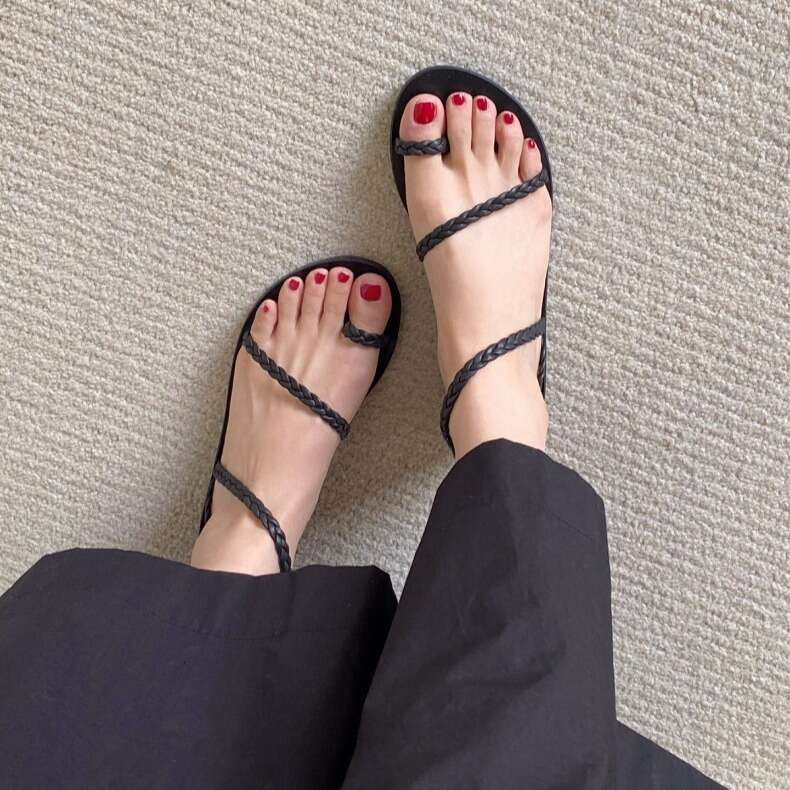 Genuine Leather Niche Design Simple Style Woven Strap Flat for Women Outdoor Summer Toe Loop Roman Sandals