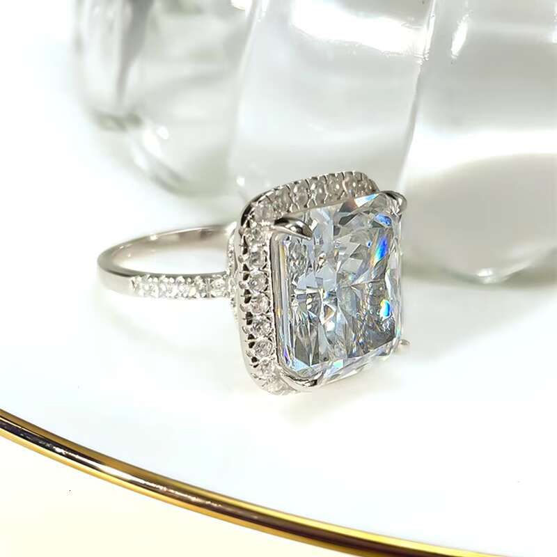 Luxurious Moissanite ring for ladies 925 silver Luxury Wedding Rings for Women
