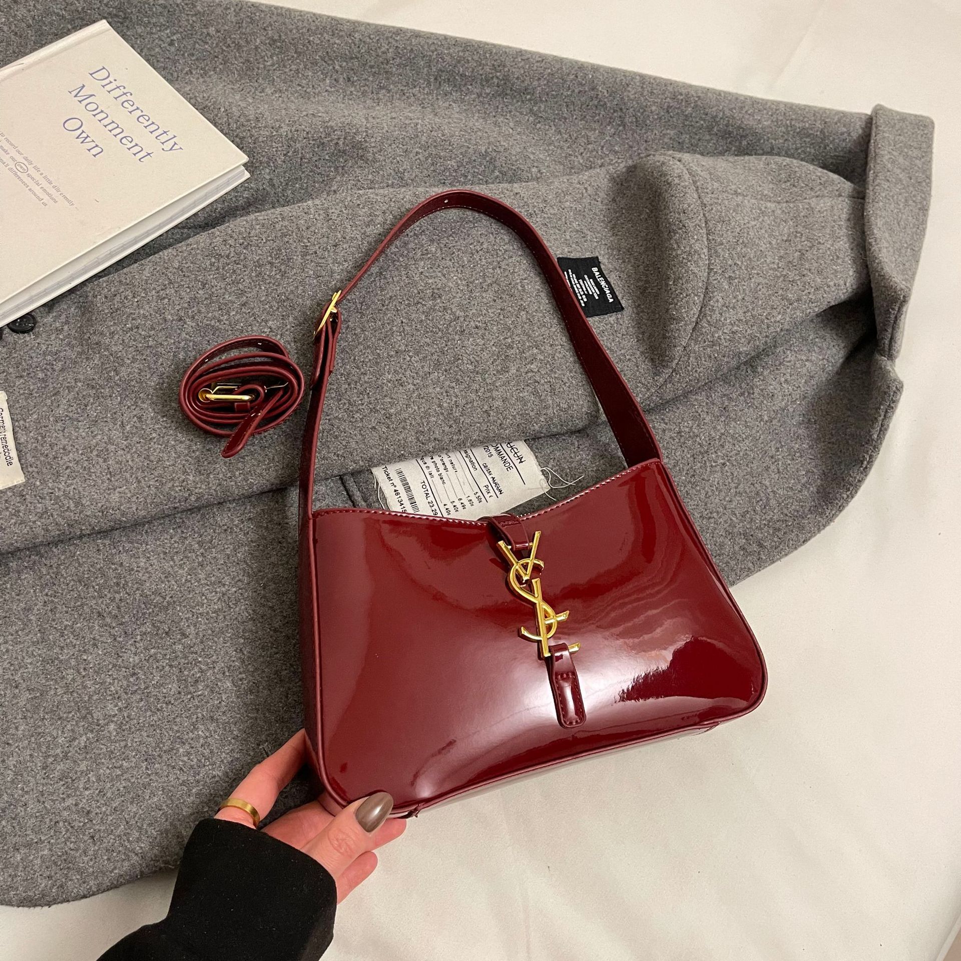 Spring and summer new style senior feeling red fashionable contracted all build patent leather letter underarm shoulder female bag 2025