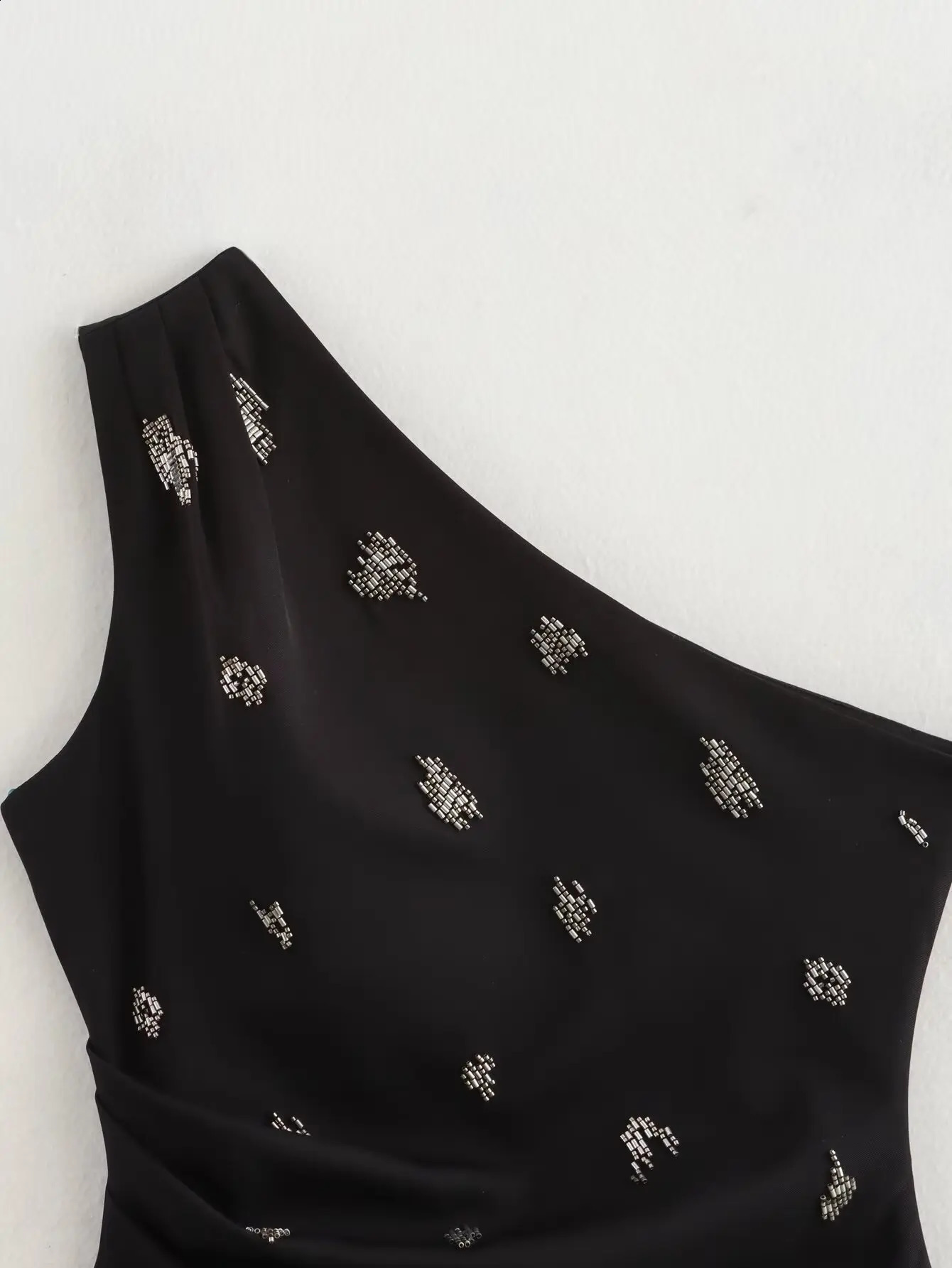 2025 Women Sexy Single Shoulder Pearl Beading Asymmetrical Blouse Tshirt Summer Side Zipper Slim Shirts Chic Tops 250517