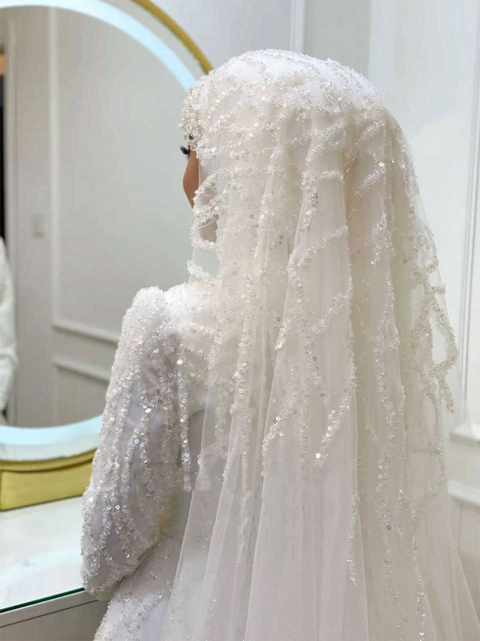 Sparkly Sequins Wedding Veil One Layer Long Chapel Length Bride Veils Sequin Edge With Comb Customized Bridal Accessories