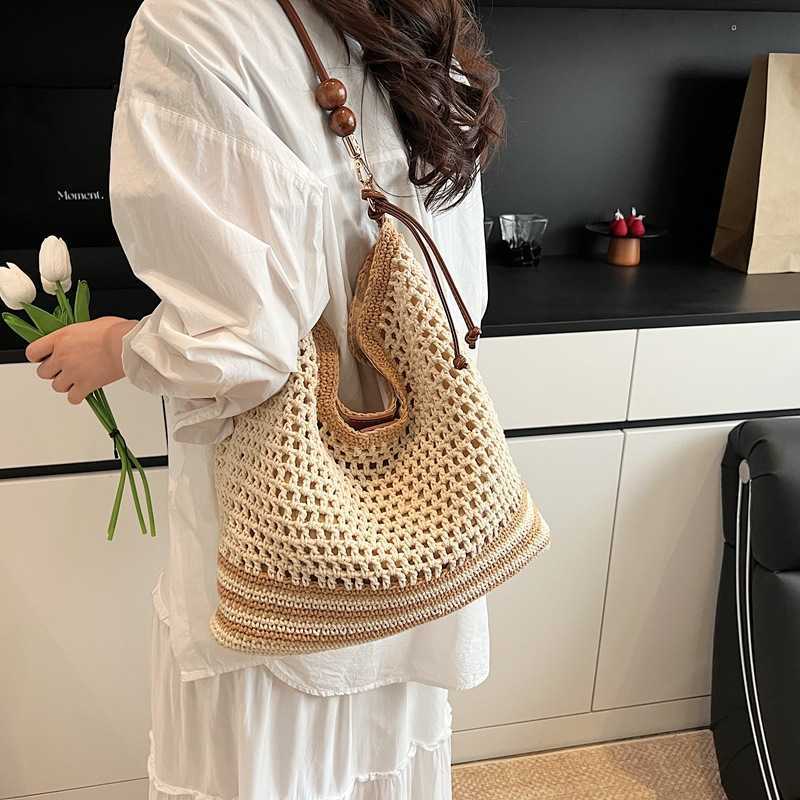 Strict Selection of Niche Woven Bags for Women New Models for Class Commuting Underarm Spring and Summer Hollow Shoulder Bags