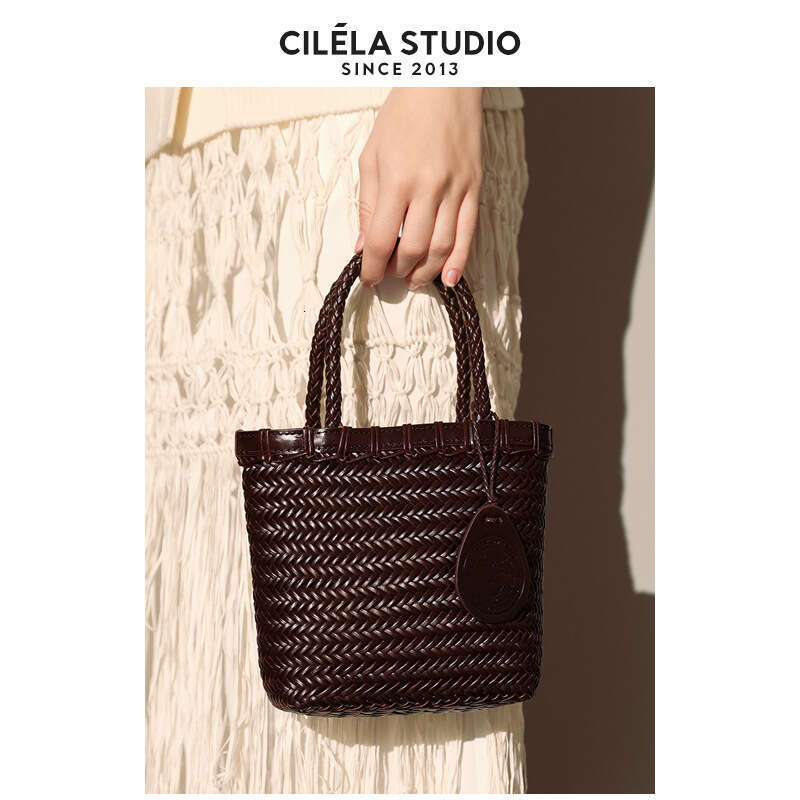 Tote Bag Top Layer Tree Gum Skin Handmade Woven Vacation Style Genuine Leather Handbag Tote Basket Bag For Women Summer Shoulder Bag Braided Handbag