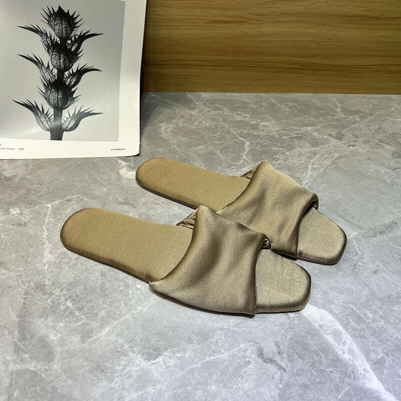 Silk Satin Non-Slip Soft Sole Flat Slippers for Women Outdoor 2024 Summer Fashion Casual Square Toe Sandals
