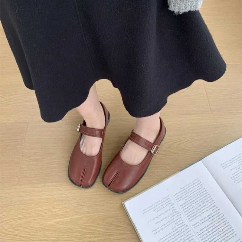 Flats Split Toe Shoes Plus Size 42 Loafer Brown Shoes Black Leather Wen Mary Janes Tabis Z250529