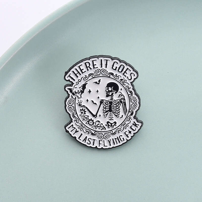 Black and White Simple Skull Halloween Costume Hat Backpack Accessories Lapel Pin Metal Badge Brooch