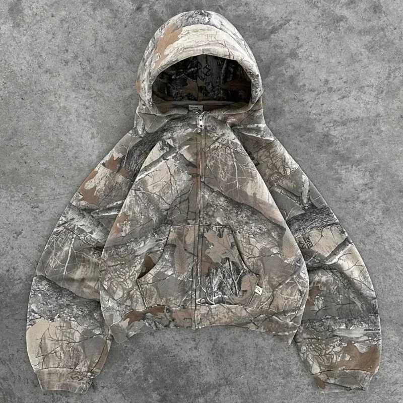 Streetwear New Wild World Leaf Graphic Print Oversized Camouflage Sweatshirt Harajuku Gothic Retro Fashion Hoodie Tops Men WomenXJ250514