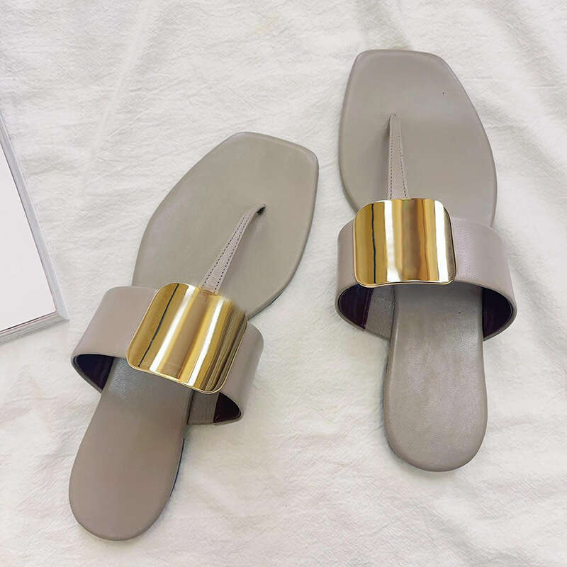 Korean Style Niche Design Metal Flat Square Flip-Flops for Women Outdoor Summer New Beach Toe Post Sandals