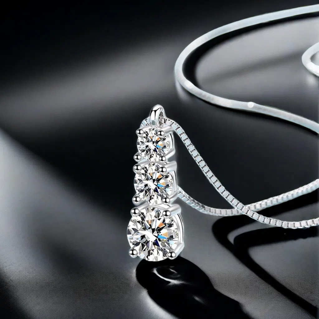 S925 sterling silver plated with PT950 gold 1.8CT moissanite pendant necklace, women's niche design, three-life stone pagoda pendant gift for sis