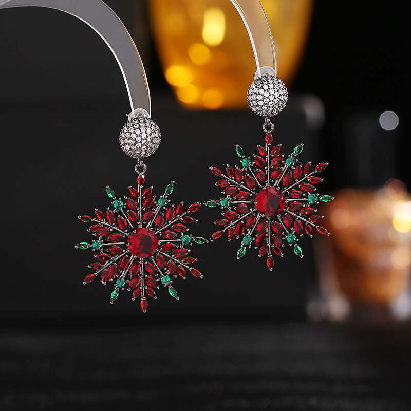 Fengzhonggong Colorful Zircon Elegant Fashionable Temperament Light High-end Christmas Snowflake Earrings