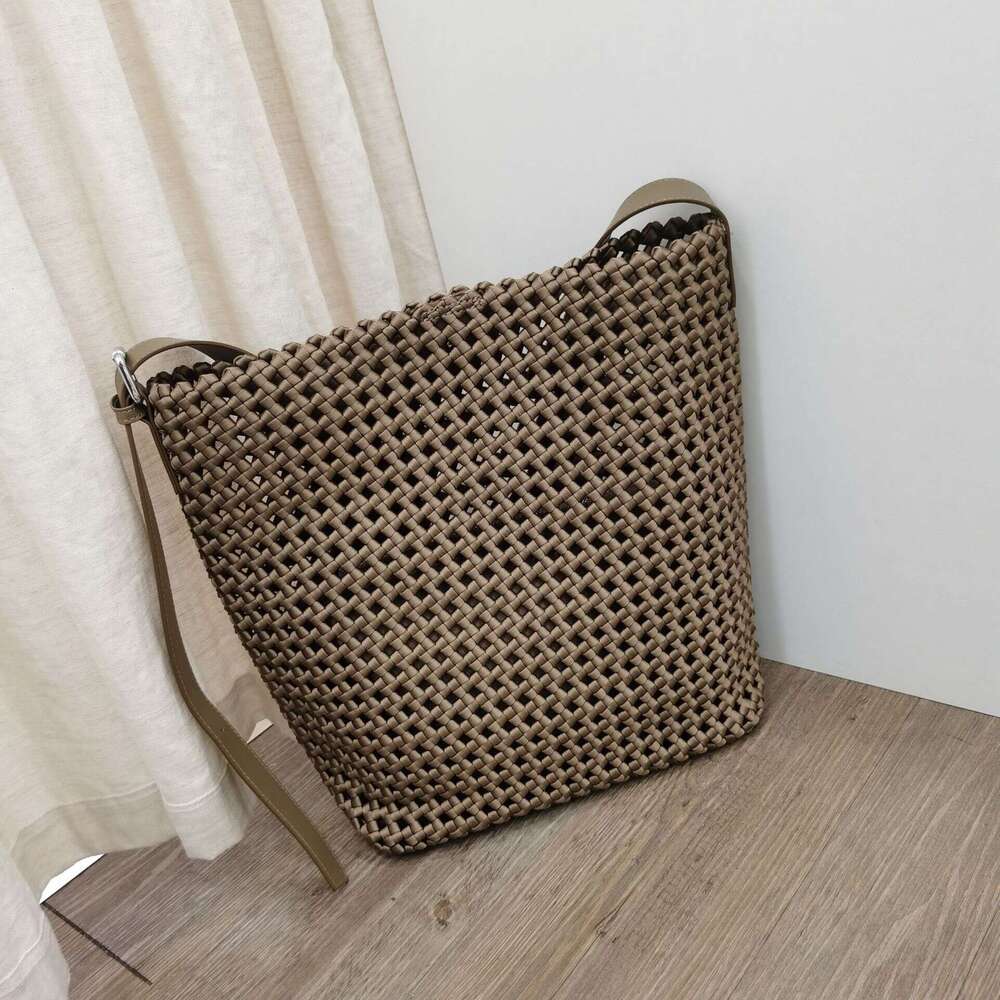 Tote Bag New Niche Woven Crossbody Travel Vacation Style Handbag Shoulder High End Handmade Straw Bag For Women Shoulder Bag Braided Handbag