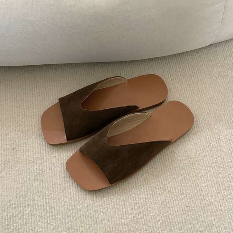 Sheepskin Version ~ Korean Style Simple V-Neck Square Toe One-Strap for Women Outdoor Wear 2025 Summer New Vacation Flat Sandals