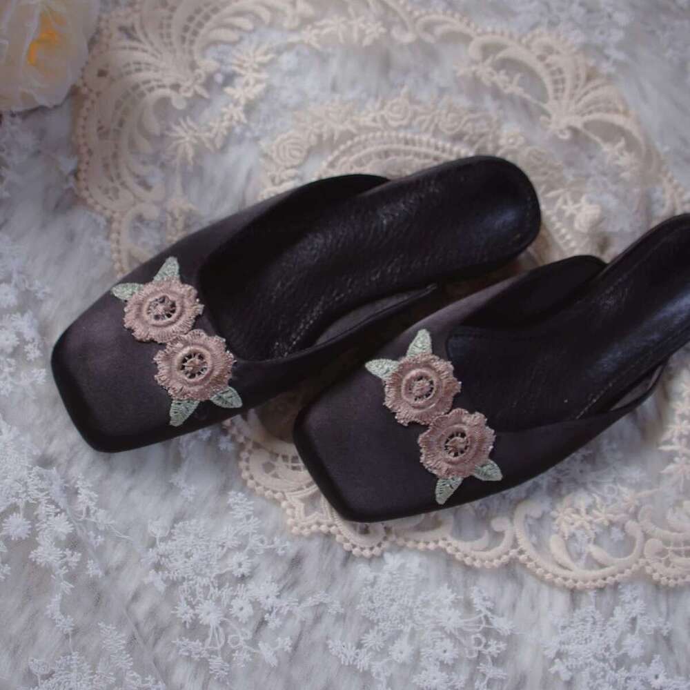 Genuine Leather Satin Embroidered Flower Square Toe Mules for Women Outdoor 2025 Spring Summer Fashion Flat Sandals