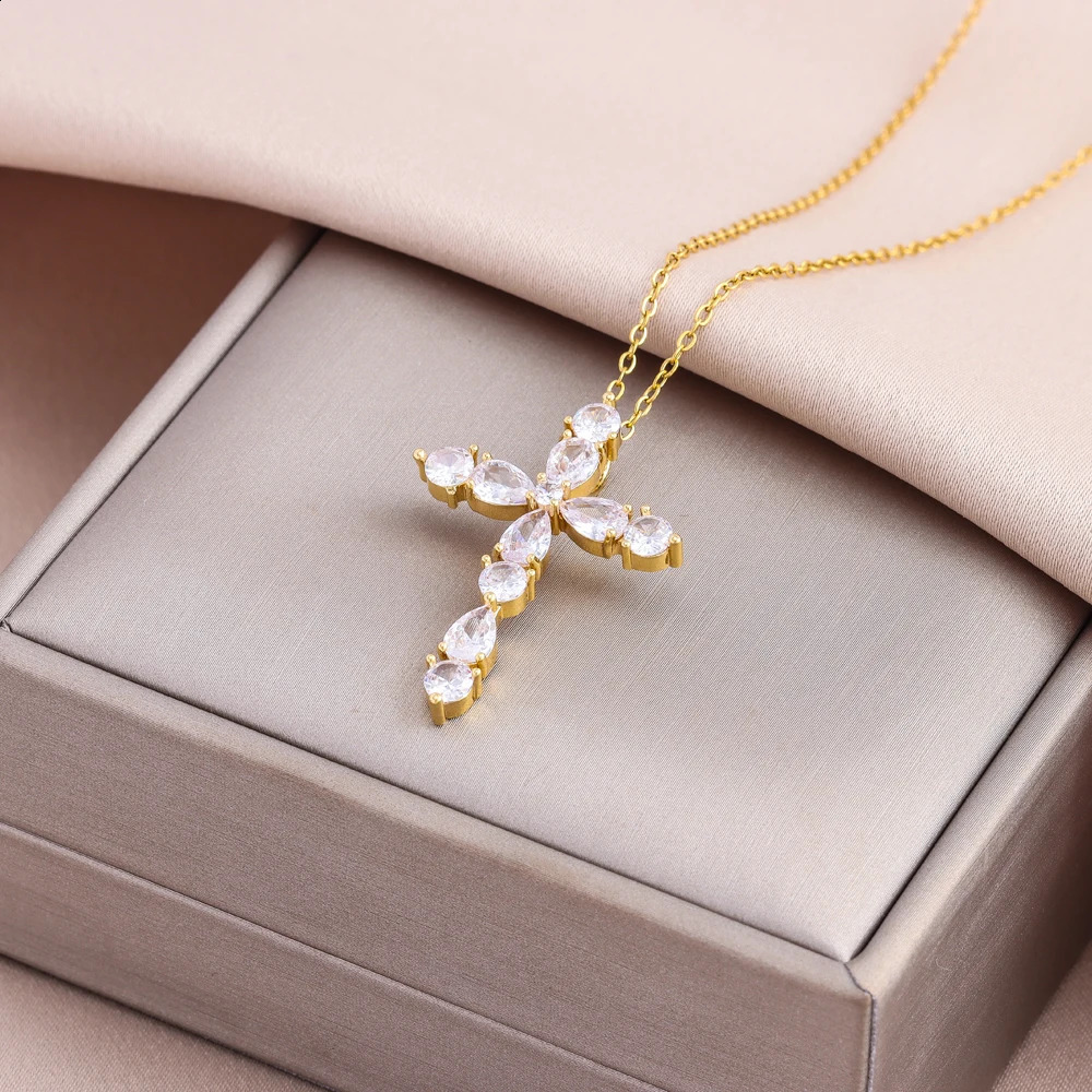 Super Sparkly Zircon Crystal Cross Pendant Necklaces For Women Trendy Female Stainless Steel Neck Chain Jewelry Wholesale 250519