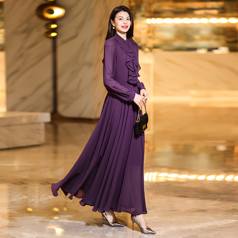 Chic Floral Patterned Long-Sleeve Maxidress Perfect for Summertime Events