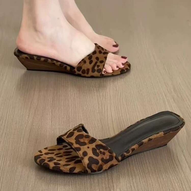 Sheepskin Version ~ Niche Leopard Print Open-Toe One-Strap for Women Outdoor 2025 Summer Wood Grain Wedge High Heel Sandals