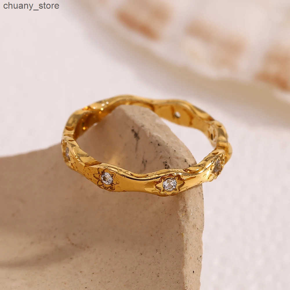 E.B.belle Rhinestone Eight Awn Star Wave Shape Ring Stainless Steel 18k Gold Plated Exquisite Women Jewelry For Party Dating z2505293FAM