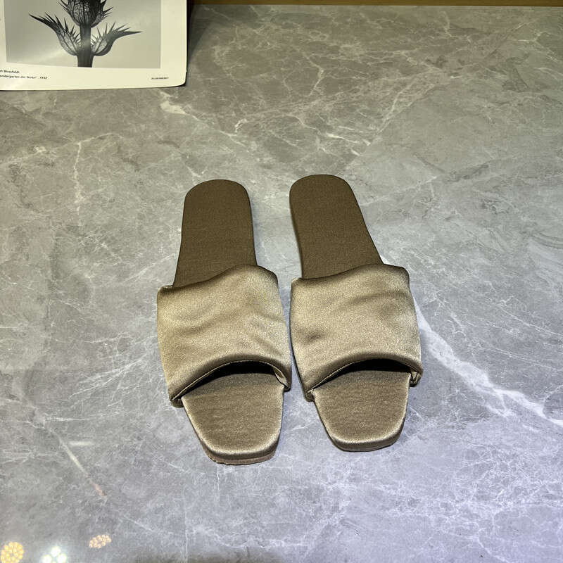 Silk Satin Non-Slip Soft Sole Flat Slippers for Women Outdoor 2024 Summer Fashion Casual Square Toe Sandals