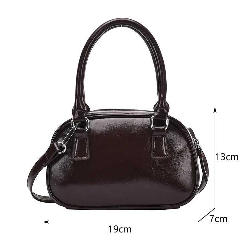 Portable Square Sling Bags High-End Texture Retro Small Bag 2025 New Womens Bag Autumn and Winter Popular Messenger Bag bolsa XJ250620