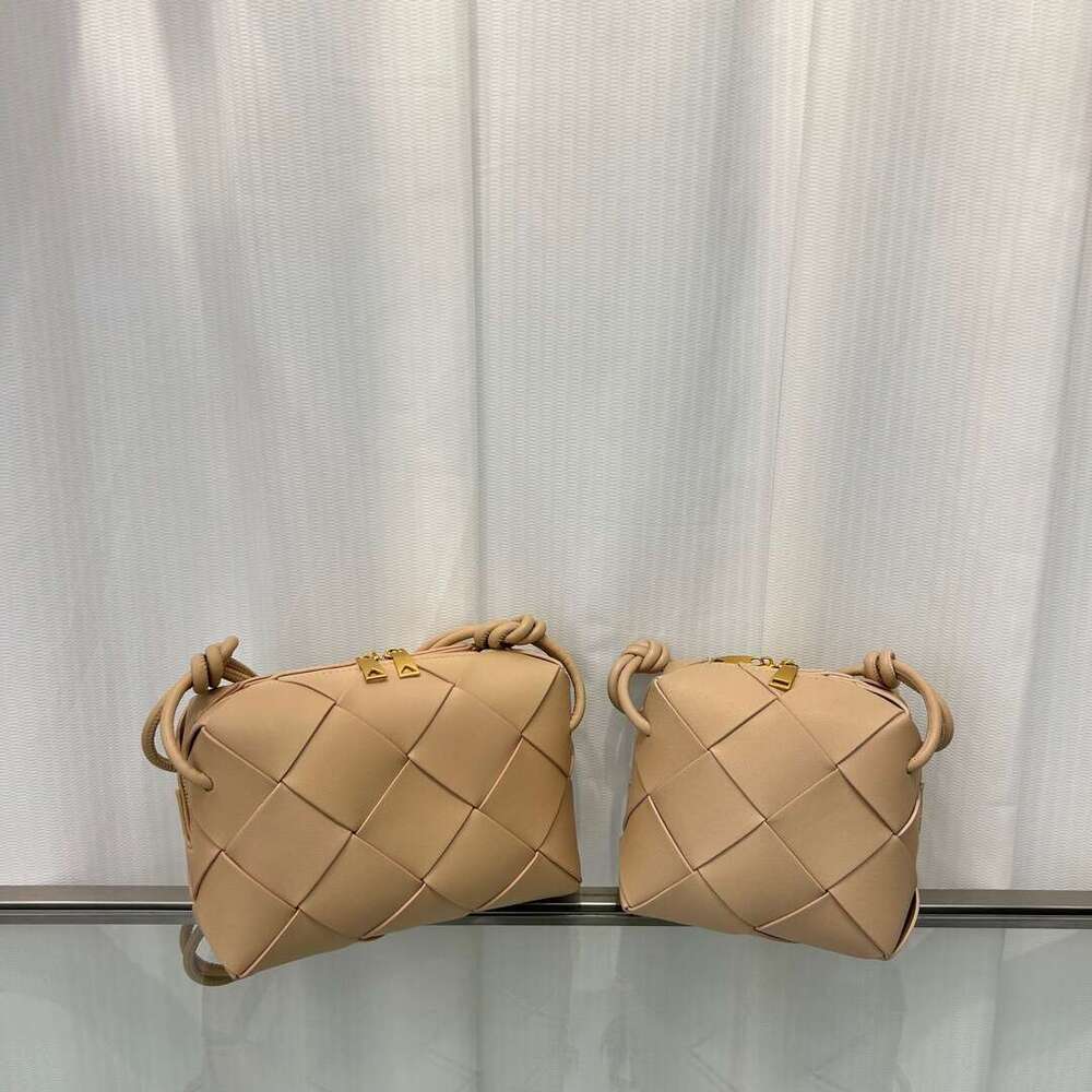 Tote Bag New Quilted Genuine Leather Camera Bag For Women Woven Casual Versatile Underarm Small Square Bag Shoulder Crossbody Handbag Shoulder Bag Bra