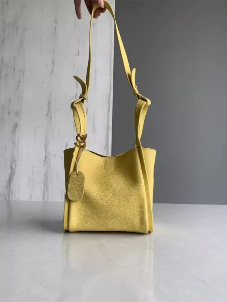 Women Casual Genuine Leather Bucket Bag Fashion Tote Handbag Office Ladies Single Shoulder Bags Solid Color Crossbody Bags 250528