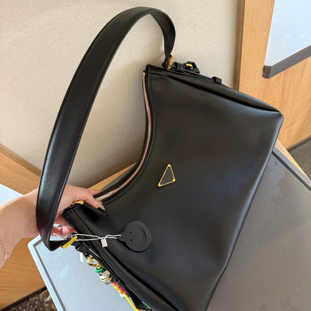 Fashionable Tote 2025 Retro Advanced Simple New Single Shoulder Large Capacity Underarm Versatile Commuter Crossbody Bag