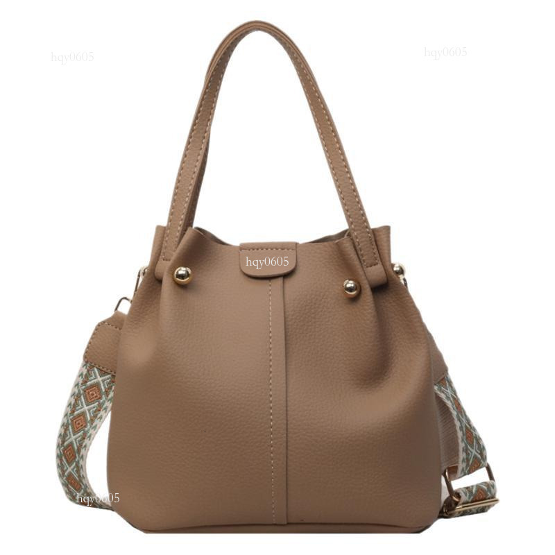 Top quality Brand High Quality New Style Free Delivery Designer Bag Foreign Trade High-End Sense for Women 2025 Autumn Winter Super Popular Single Sho