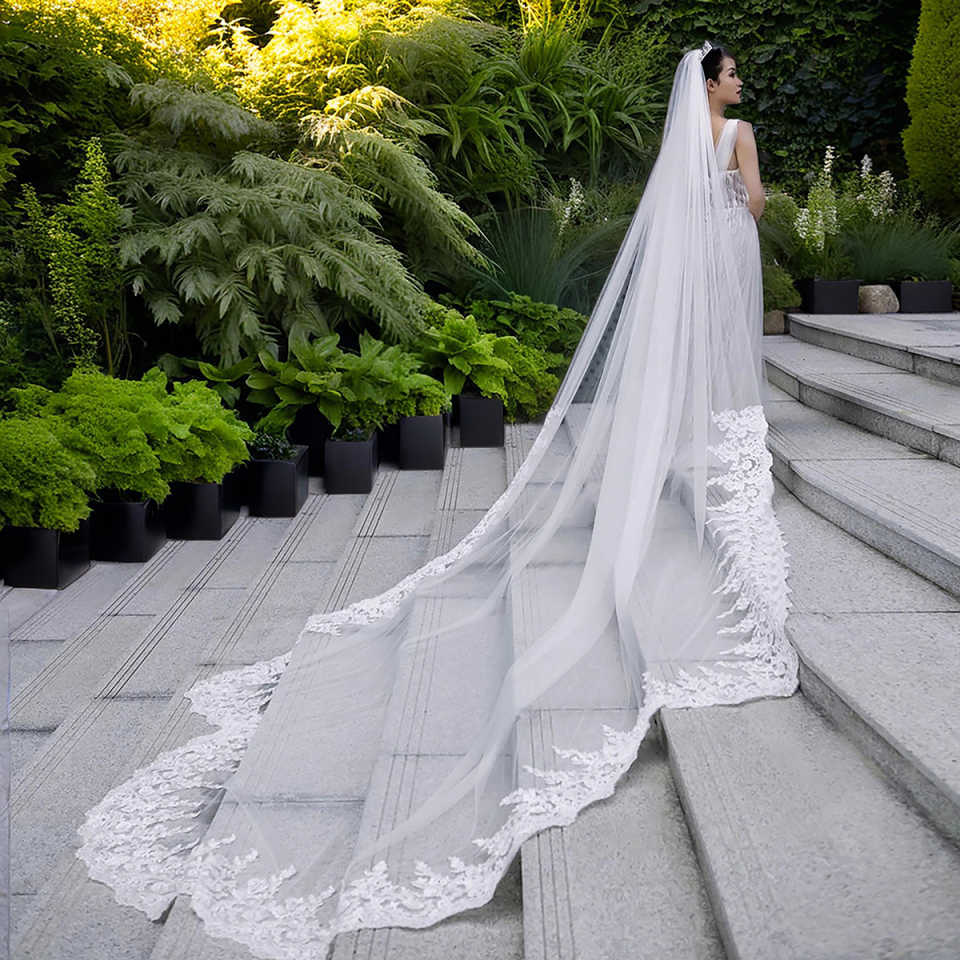 Elegant Wedding Veil White Ivory One Layer Long Cathedral Length Veils Appliques Edge Customized Bridal Accessories