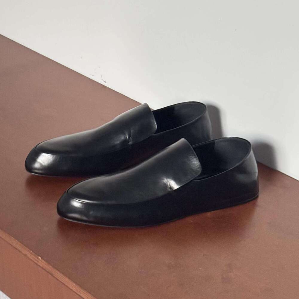 Genuine British Style Deep Mouth Pointed Toe Flat Leather for Women 2025 New Spring Versatile Loafers Commuter Single Shoes