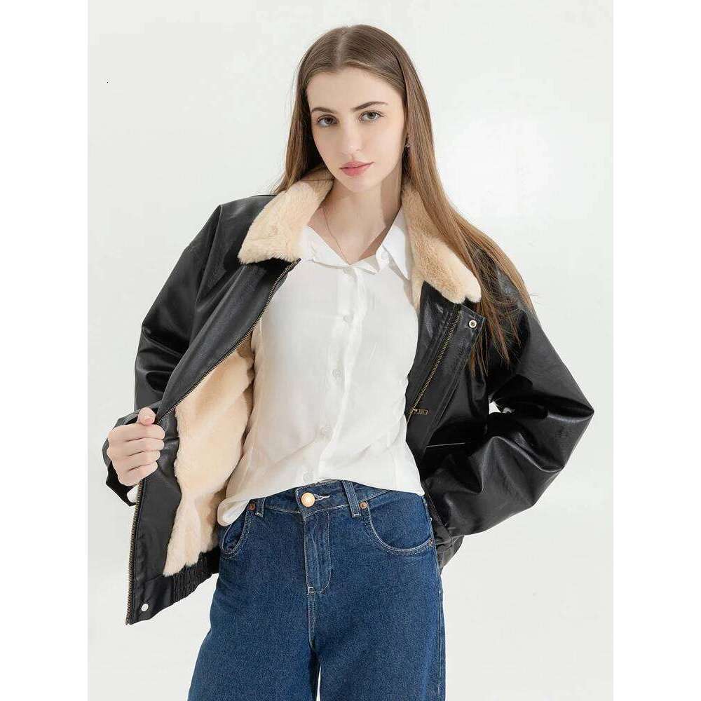 Winter Women's Fur Leather Jacket Long Sleeved Loose Warm Lamb Wool Vintage Thickened Locomotive Lapel Female PU Motorcycle Coat