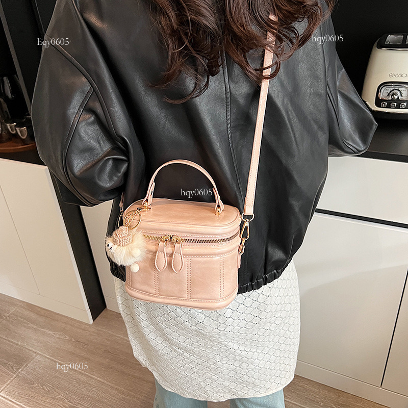 Top quality Brand High Quality New Style Free Delivery Designer Bag Crossbody Versatile Super Popular Small for Women 2025 Light Luxury Niche High-end