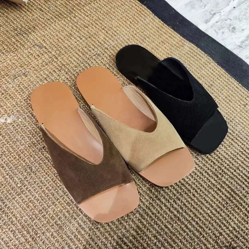 Sheepskin Version ~ Korean Style Simple V-Neck Square Toe One-Strap for Women Outdoor Wear 2025 Summer New Vacation Flat Sandals