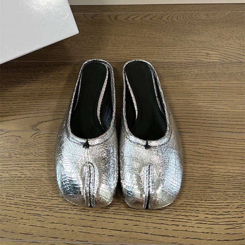 Leather Pig Trotter Shallow Mouth Flat Silver Cracked Single Women Solid Color Round Split Toe Horse Hoof Shoes