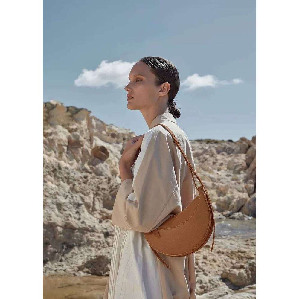 Small Niche Design Single Shoulder Crossbody Bag, Crescent Shaped Bag Under The Armpit