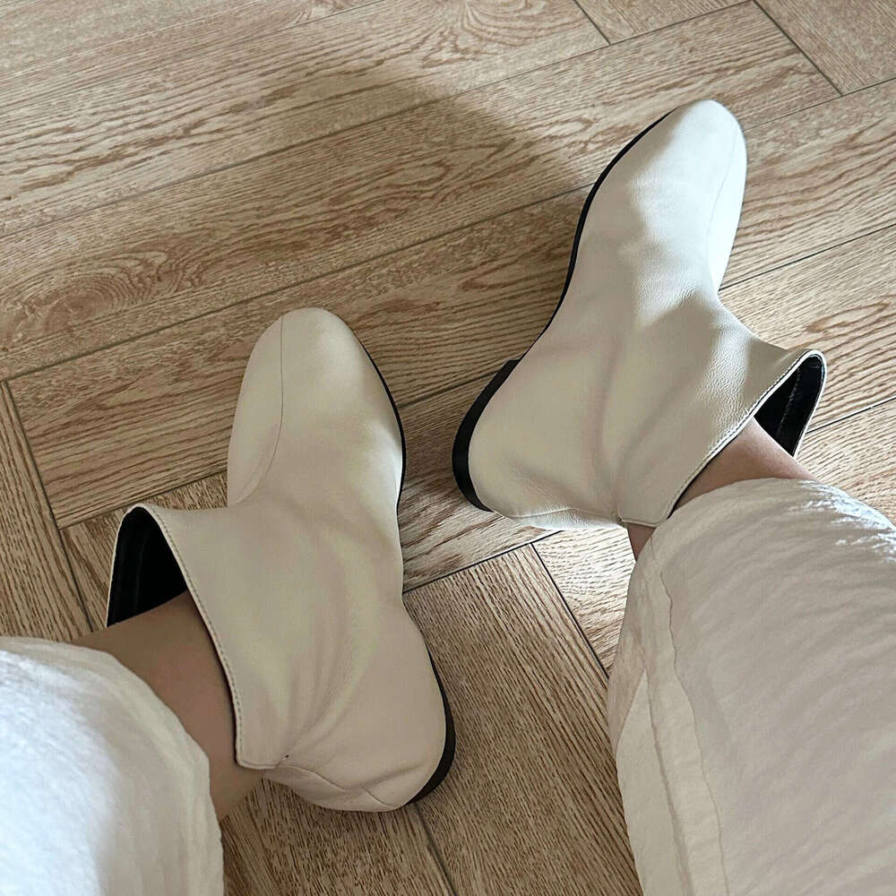 Korean Style Back V-Cut Niche Design Flat White Short Square Toe Martin Women Autumn Winter Chelsea Boots