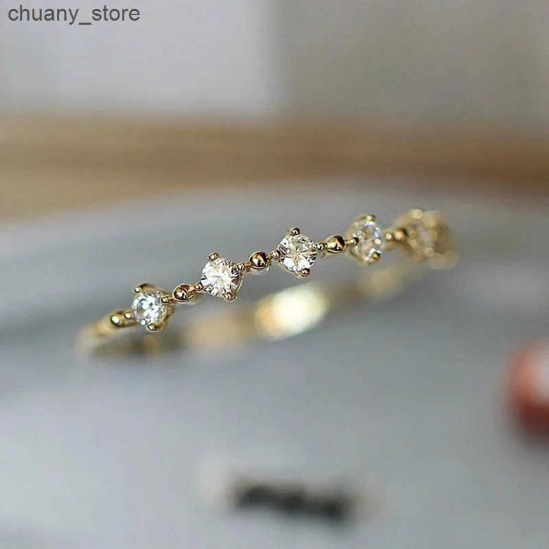 Huitan Dazzling Small Cubic Zirconia Rings for Women Gold Color Minimalist Thin Band Temperament Finger-ring Statement Jewelry z250529K9AS
