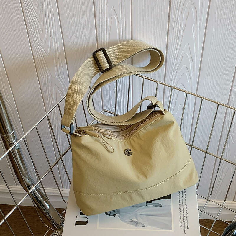 Multi-Layer Large Capacity Nylon Waterproof Small Square Simple Versatile Textured Crossbody Niche Commuter High-End Shoulder Bag B5