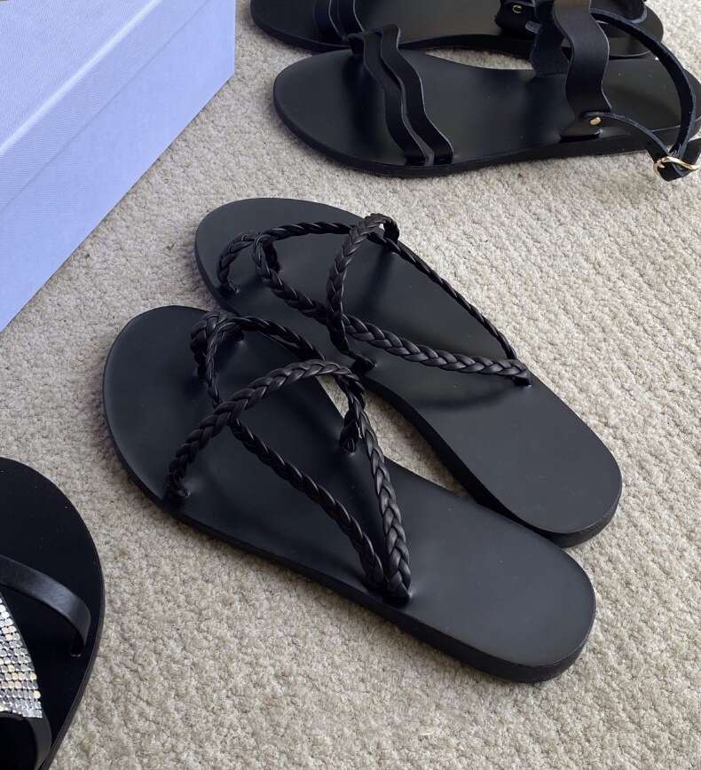 Genuine Leather Niche Design Simple Style Woven Strap Flat for Women Outdoor Summer Toe Loop Roman Sandals