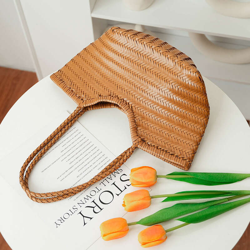 Tote Bag Ins Genuine Leather Recycled Cowhide Handmade Herringbone Woven Tote Basket Vacation Bag Shoulder Bag Braided Handbag