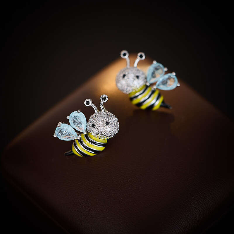 Fashion Creative Zircon Insect Bee Stud S Sier Needle Cute Exquisite Niche Design Sense Light Earrings