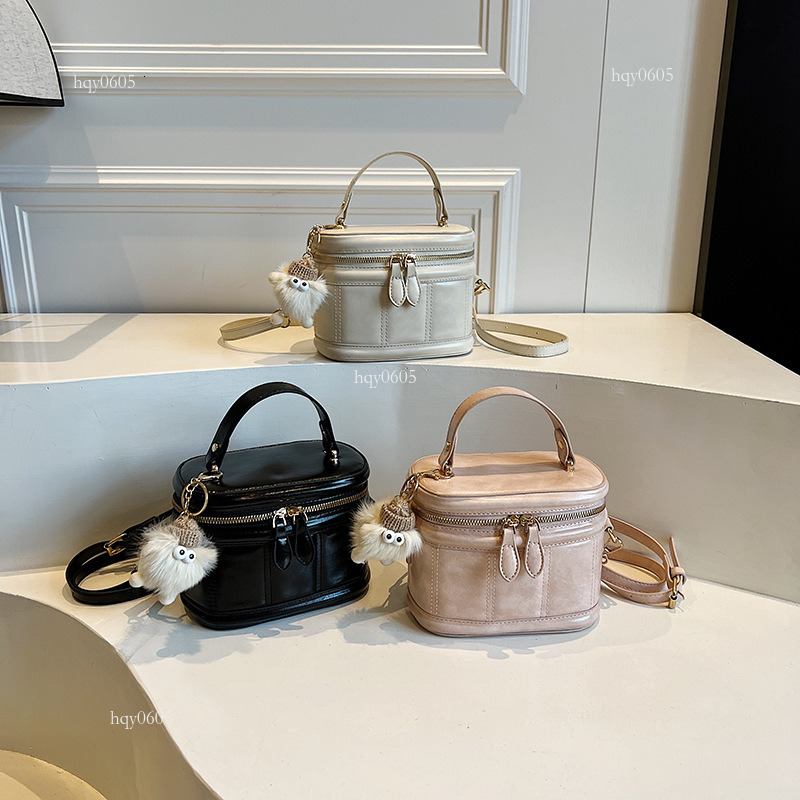 Top quality Brand High Quality New Style Free Delivery Designer Bag Crossbody Versatile Super Popular Small for Women 2025 Light Luxury Niche High-end