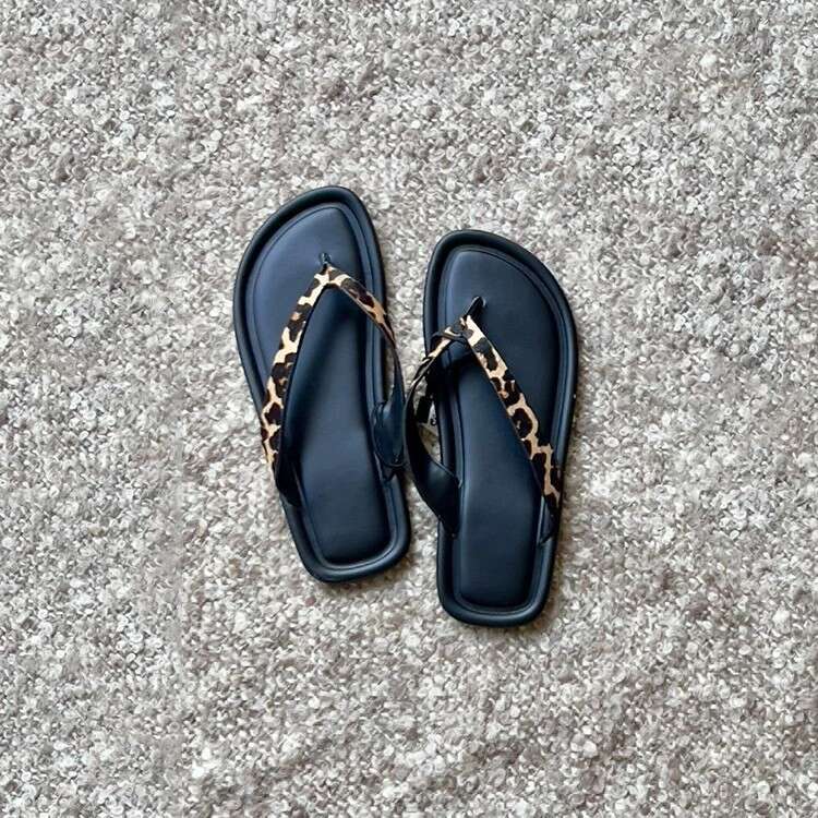 Sheepskin Version ~ Niche Leopard Print Toe-Post for Women Outdoor 2025 Summer Vacation Casual Flat Sandals