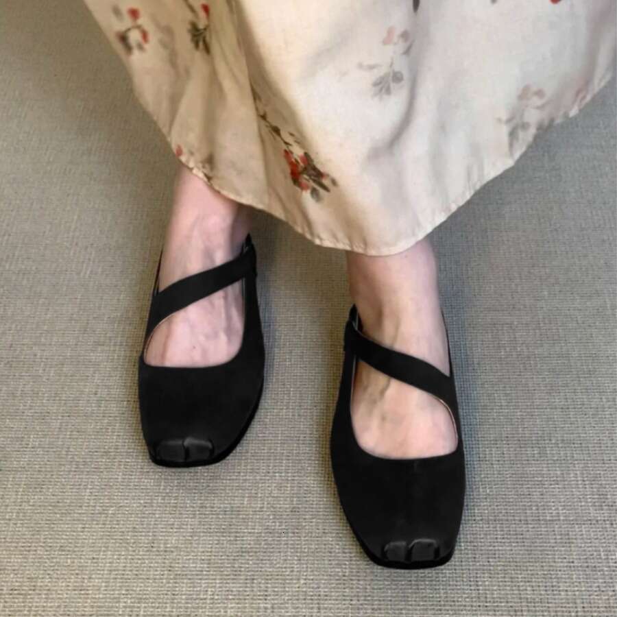 Genuine Leather French Style Small Fragrance Pig Nose Square Toe Flat Ballet Shoes with One-Strap Mary Jane Flats for Women
