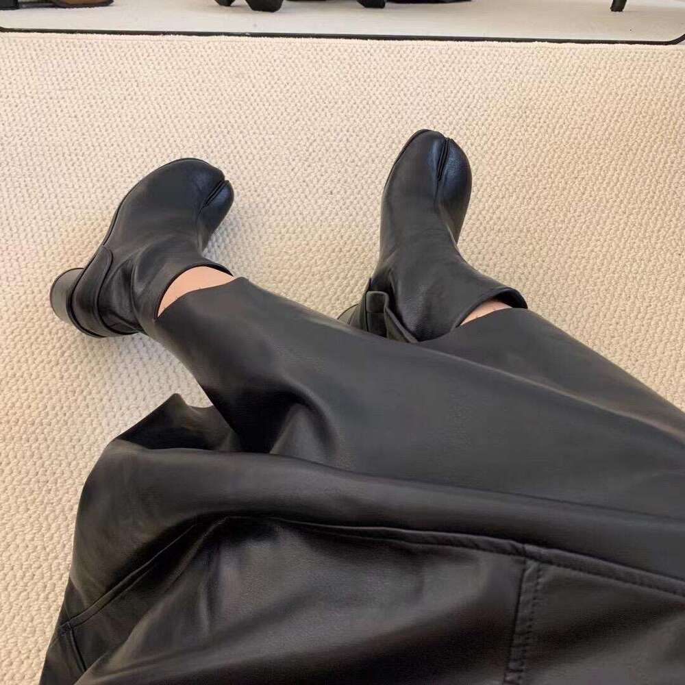 Korean Style Niche Two-Way Folded Pig Trotter Split Toe Mid-Calf Slim Women Autumn Winter Chunky High Heel Martin Short Boots